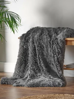 Catherine Lansfield*Catherine Lansfield So Soft Cuddly Deep Pile bedloper van imitatiebont Antraciet