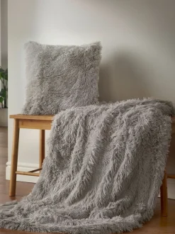 Catherine Lansfield|Catherine Lansfield So Soft Cuddly Deep Pile bedloper van imitatiebont Zilver