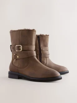 Ruimvallend En Extraruimvallend|Boots|Next - Forever Comfort® Borg Lined Buckle Trim Ankle Boots Chestnut Brown Oiled Leather