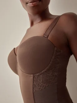 Shapewear|Next - DD+ kanten tummy control body met lichte vulling Chocolade nude
