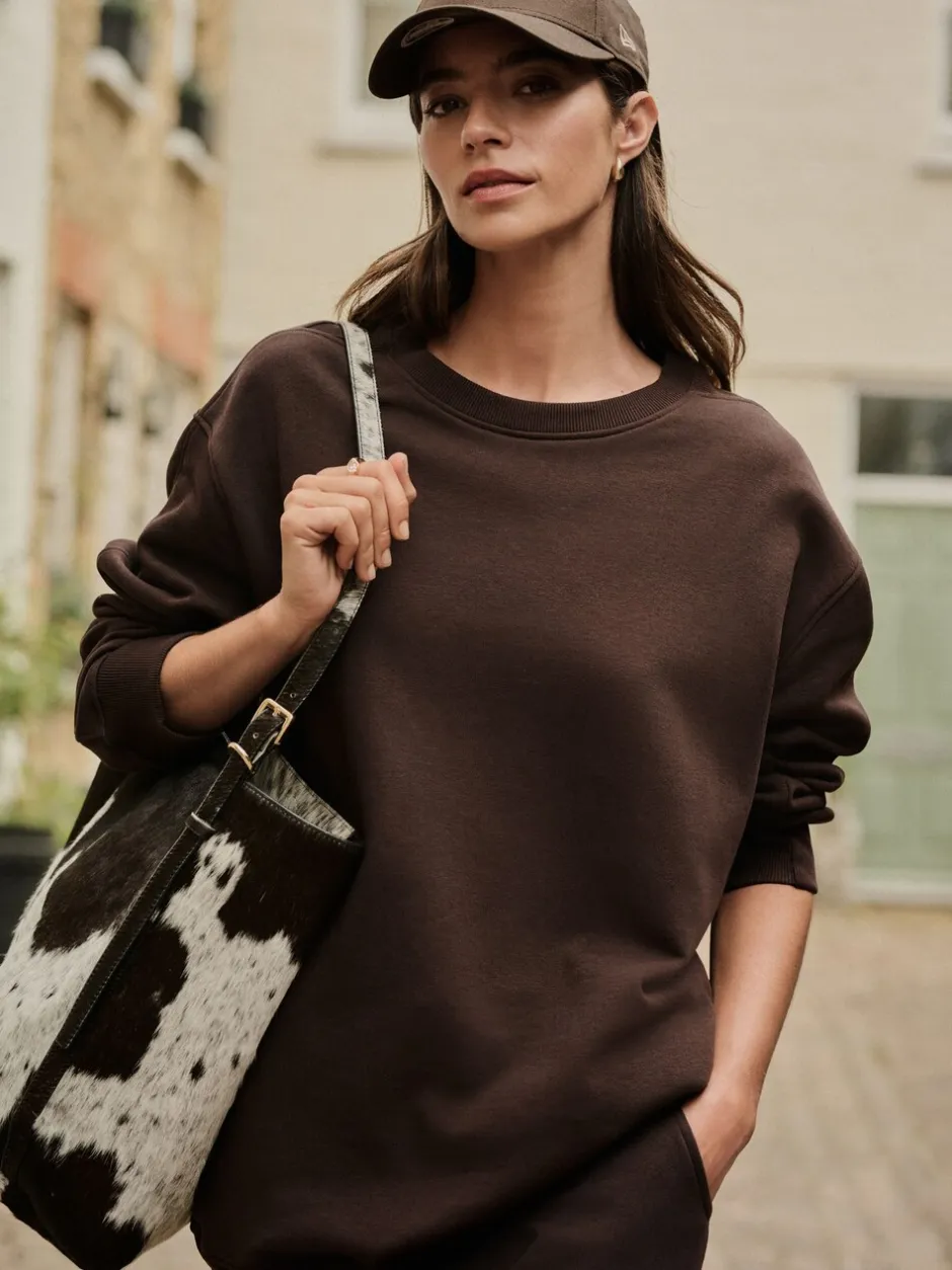 Hoody's En Sweatshirts*Next Chocoladebruin - Essentials sweatshirt met relaxte pasvorm, lange snit en zakken