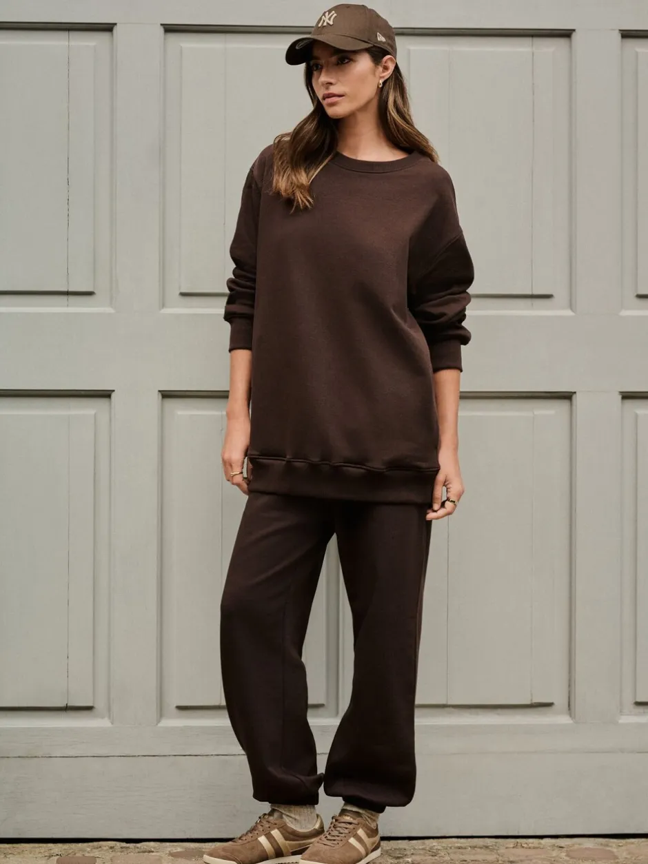 Hoody's En Sweatshirts*Next Chocoladebruin - Essentials sweatshirt met relaxte pasvorm, lange snit en zakken