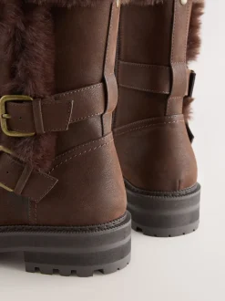 Ruimvallend En Extraruimvallend|Boots|Next - Forever Comfort® enkellaarzen met dubbele gesp en voering van imitatiebont Chocoladebruin