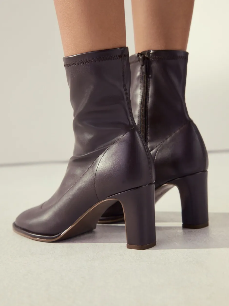 Ruimvallend En Extraruimvallend|Next - Forever Comfort® enkellaarsjes met ronde neus Chocoladebruin