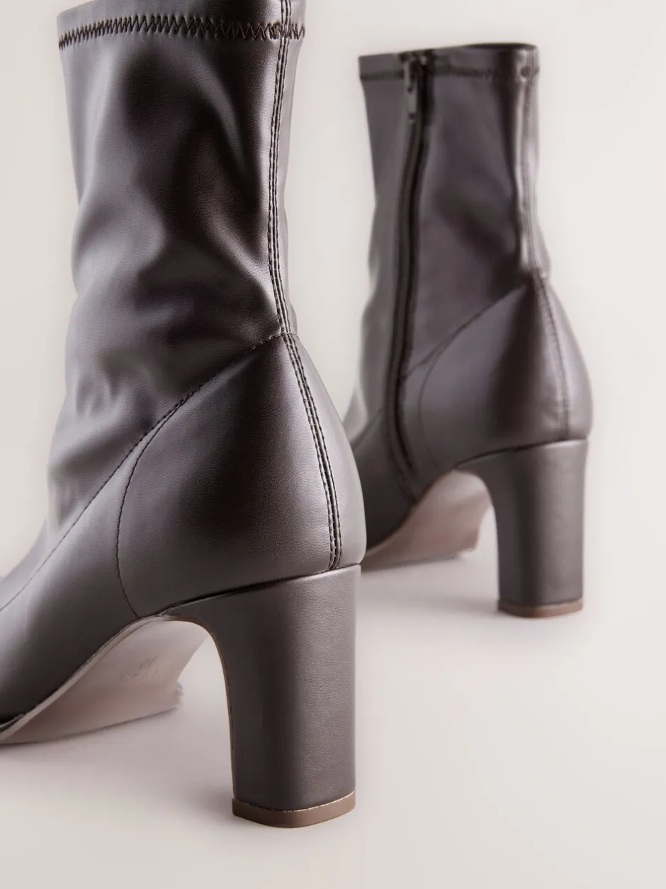 Ruimvallend En Extraruimvallend|Next - Forever Comfort® enkellaarsjes met ronde neus Chocoladebruin