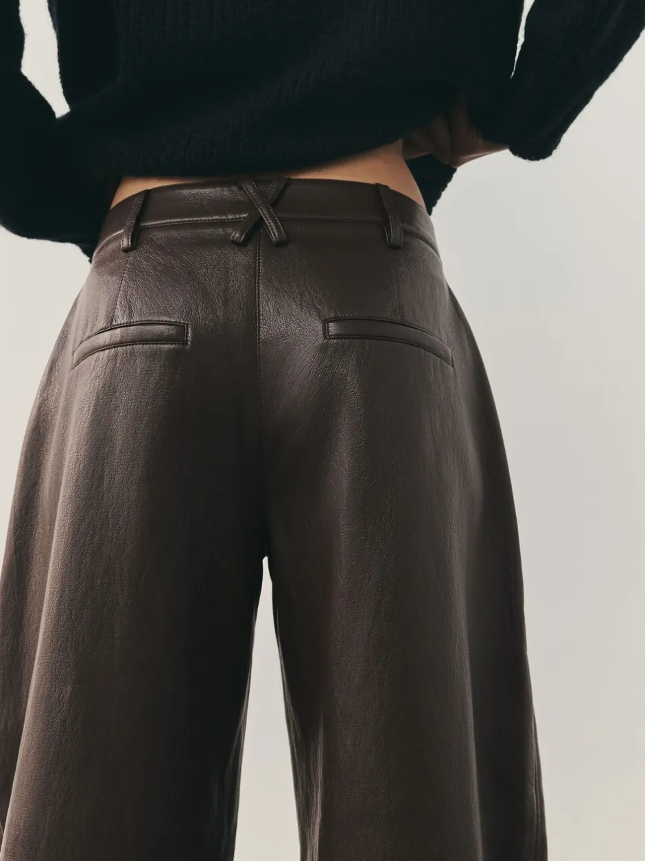 Broeken*Nothing Ordinary - Faux Leather Barrel Leg Trousers Chocoladebruin