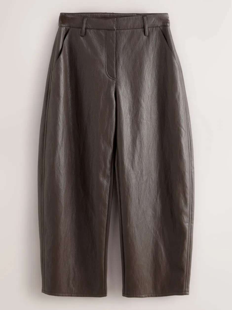 Broeken*Nothing Ordinary - Faux Leather Barrel Leg Trousers Chocoladebruin