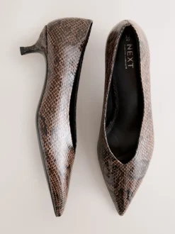 Schoenen Met Hakken|Next - Puntige lage naaldhakken schoenen Chocoladebruin