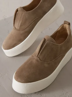 Sneakers|Next Chocoladebruin - Signature leren sneakers met dikke plateauzolen en sleehak