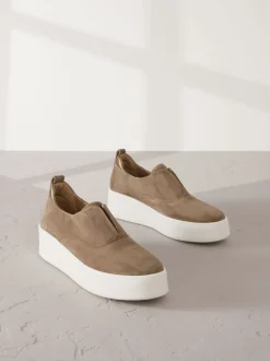 Sneakers|Next Chocoladebruin - Signature leren sneakers met dikke plateauzolen en sleehak
