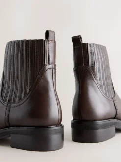 Ruimvallend En Extraruimvallend|Next Chocoladebruin leer - Forever Comfort® Chelsea Boots