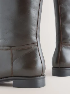 Boots|Ruimvallend En Extraruimvallend|Next - Forever Comfort® platte rijlaarzen Chocoladebruin leer