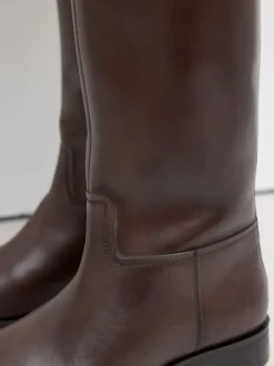 Boots|Ruimvallend En Extraruimvallend|Next - Forever Comfort® platte rijlaarzen Chocoladebruin leer