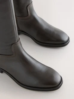 Boots|Ruimvallend En Extraruimvallend|Next - Forever Comfort® platte rijlaarzen Chocoladebruin leer
