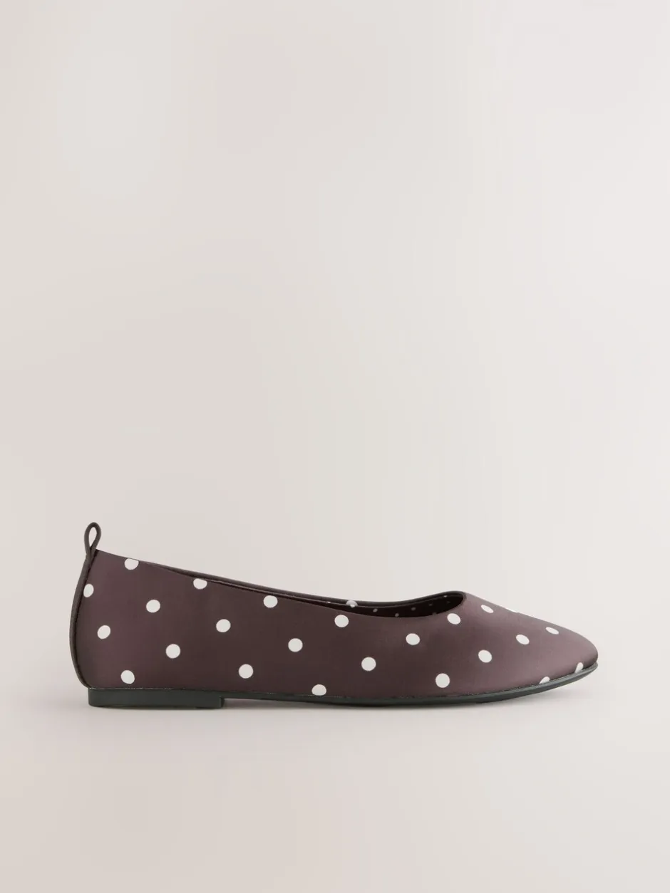 Lage Schoenen|Next Chocoladebruin met stippen - Forever Comfort® Round Toe Ballerinas