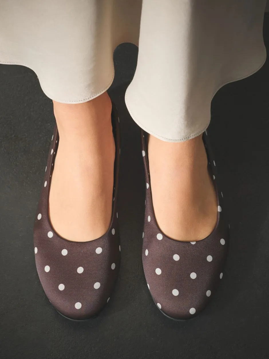 Lage Schoenen|Next Chocoladebruin met stippen - Forever Comfort® Round Toe Ballerinas