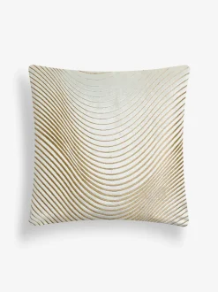 Kussentjes En Plaids|Kussentjes En Plaids|Next Collection Luxe Curve kussen van fluweel Champagne-goud