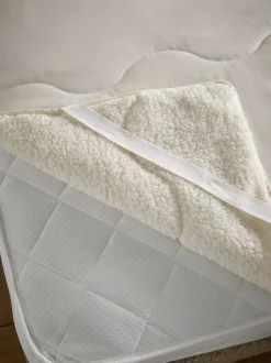 Dekbedden En Kussens*Next Cosy Fleece Reversible Mattress Protector