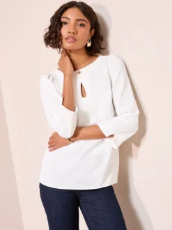 Blouses En Overhemden*Friends Like These - 3/4 Sleeve Keyhole Front Hardware Detail Blouse Crème
