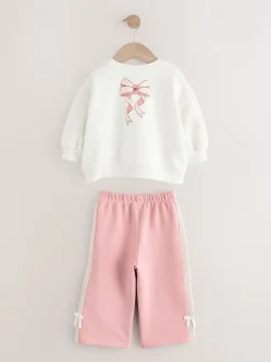 Sweaters En Hoody´S|Next Crèmekleurig/roze - Barbie Sweatshirt & Set van joggingbroek met wijde pijpen (3mnd -7jr)