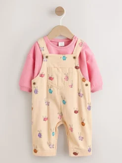 Rompertjes En Tuinbroeken|Tuinbroeken|Next - Babyset van tuinbroek en rompertje, tweedelig (0mnd-3jr) Crème/Roze konijn