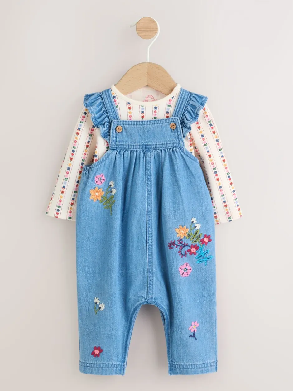 Rompertjes En Tuinbroeken|Tuinbroeken|Next - Set van bretelbroek en bodysuit met lange mouwen 2 -delig (0mnd -3jr) Denim met borduursel