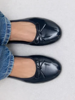 Ruimvallend En Extraruimvallend|Lage Schoenen|Next Donkerblauw lakleer - Ballerina's met ronde neus