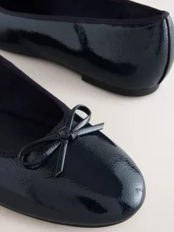 Ruimvallend En Extraruimvallend|Lage Schoenen|Next Donkerblauw lakleer - Ballerina's met ronde neus