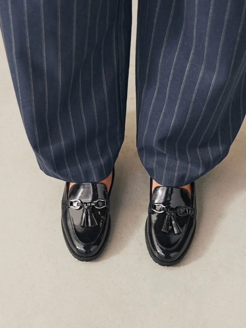 Lage Schoenen|Next - Patent kwastje hardware detail Instappers Donkerblauw lakleer
