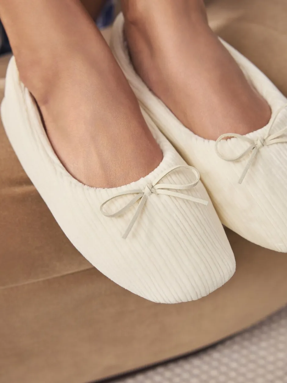 Pantoffels|Next - Velours corduroy balletschoentjes Ecru
