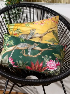 Kussentjes En Plaids|Kussentjes En Plaids|Evans Lichfield kussen met luipaardprint en polyester vulling voor buiten