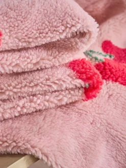 Kussentjes En Plaids|Kussentjes En Plaids*Next Fleecedeken van borg met kersen