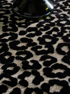 Tafellinnen En Placemats *Next Fluwelen tafelloper met luipaardprint