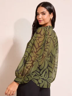 Blouses En Overhemden|Tops En T-Shirts|Friends Like These Collarless Long Sleeve Chiffon Blouse