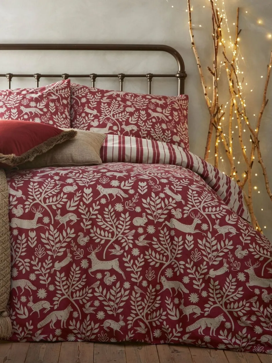 Merkbeddengoed|Furn Kerstmis Scandi Woodland 100% geborsteld katoenen Dekbedovertrek- en kussensloop Set Bordeauxrood