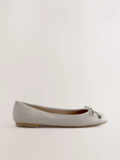 Lage Schoenen|Next Gebroken wit - Leren Ballerina's met ronde neus
