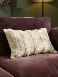 Kussentjes En Plaids|Kussentjes En Plaids*Next Geweven kussen met zigzagmotief Natuurlijk