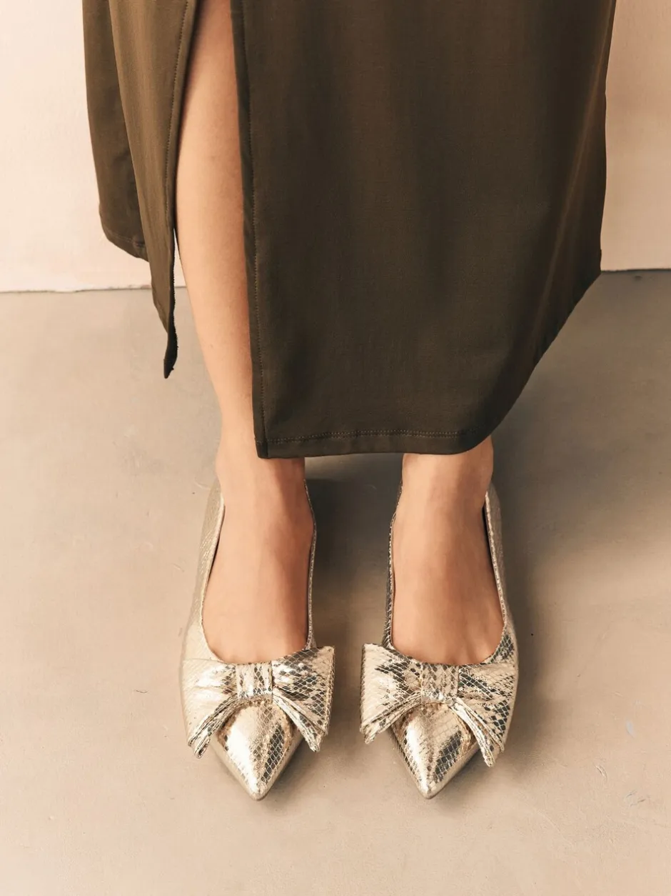 Lage Schoenen|Next - Ballerina's met spitse neus en strik Goud