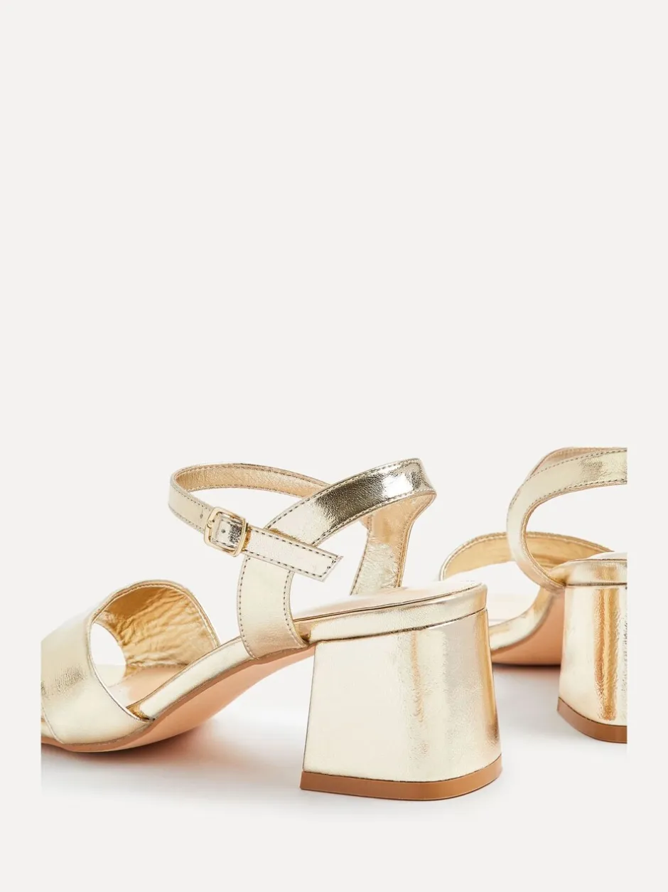 Ruimvallend En Extraruimvallend|Schoenen Met Hakken*Linzi - Vivian sandalen met hak en bandje aan de voorkant met brede pasvorm Goud