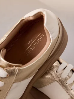 Sneakers|Next - Signature premium leren sneakers met veters en grove sleehak Goud