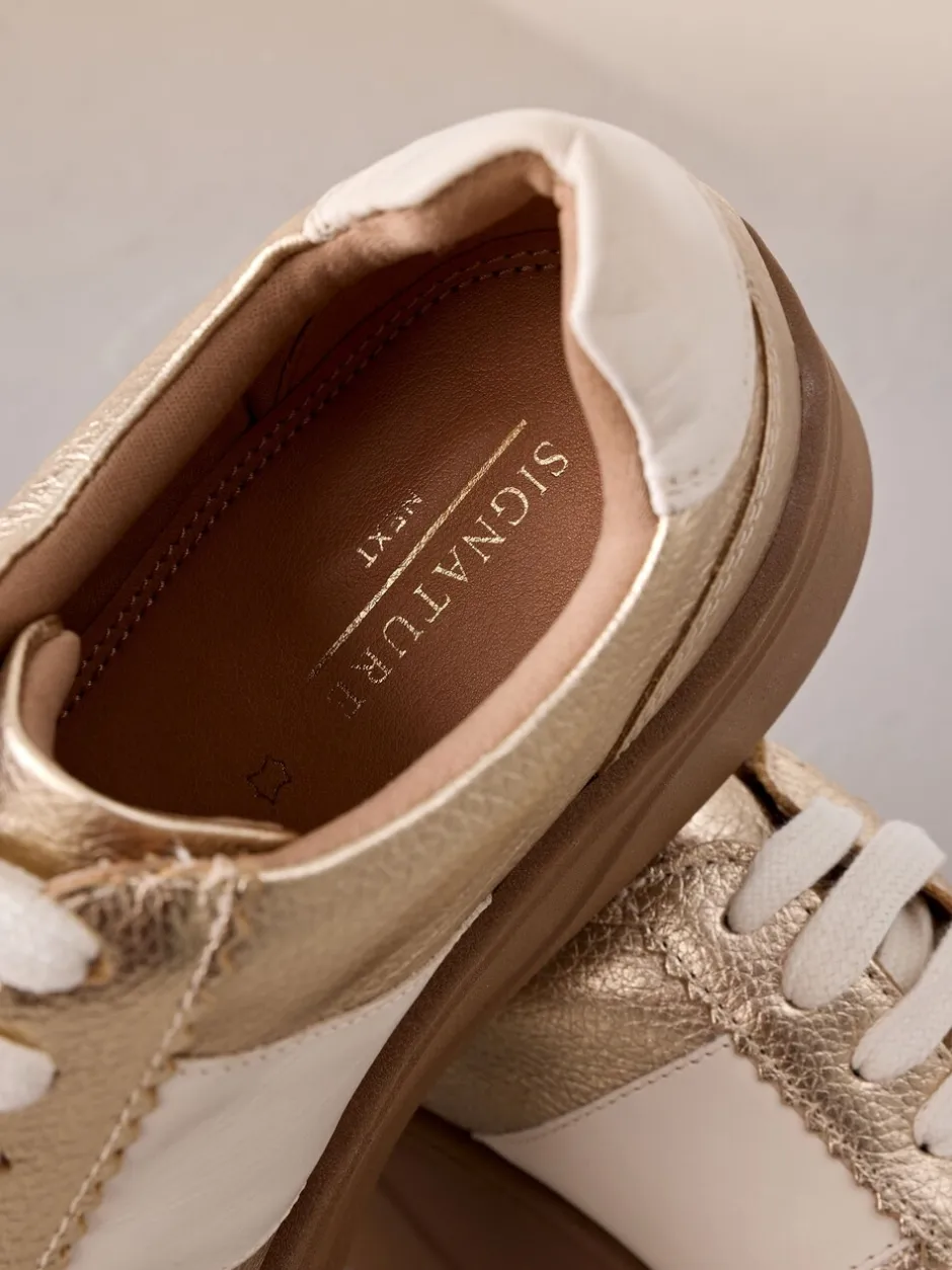 Sneakers|Next - Signature premium leren sneakers met veters en grove sleehak Goud