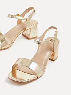 Schoenen Met Hakken|Linzi Goudkleurig - Darcie sandalen met lage blokhak en dikke zool