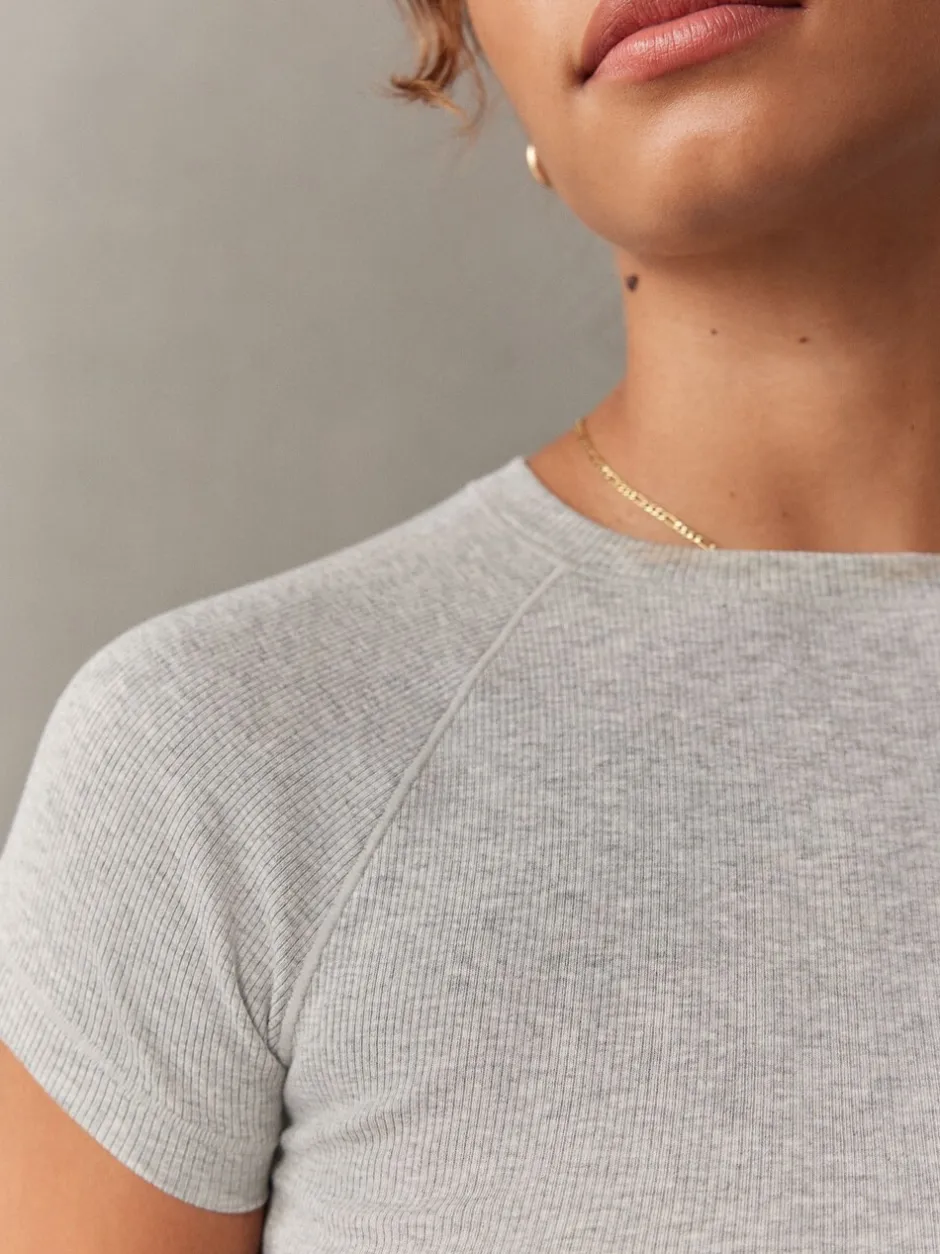 Loungewear|Tops En T-Shirts|self. Grijs - Aansluitend geribbeld T-shirt
