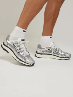 Sneakers|Sportkleding|Nike Grijs/zilver - P-6000 sneakers