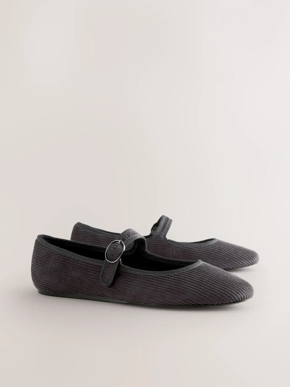 Lage Schoenen|Next - Forever Comfort Round Toe Buckle Detail Mary Jane Shoes Grijze corduroy