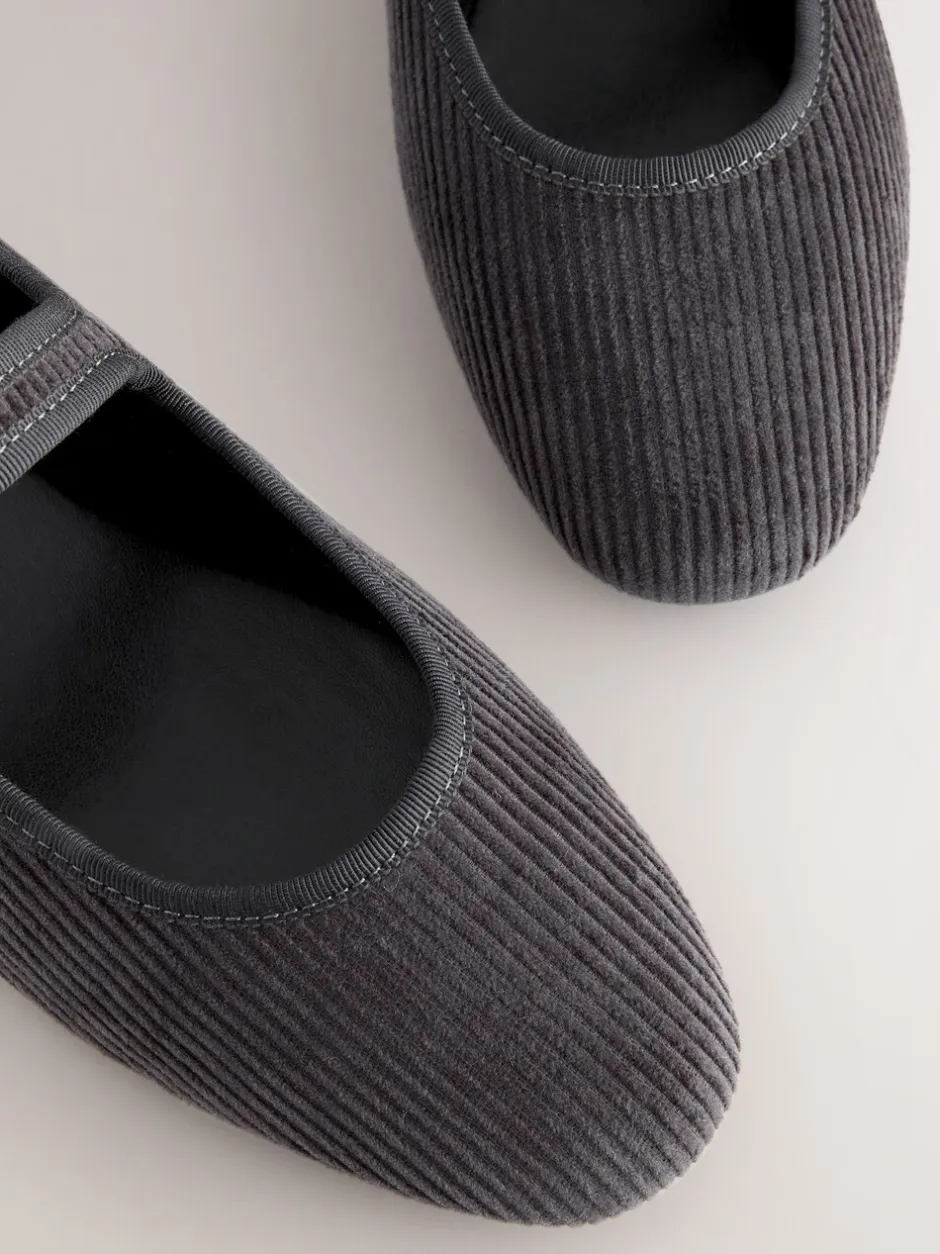 Lage Schoenen|Next - Forever Comfort Round Toe Buckle Detail Mary Jane Shoes Grijze corduroy