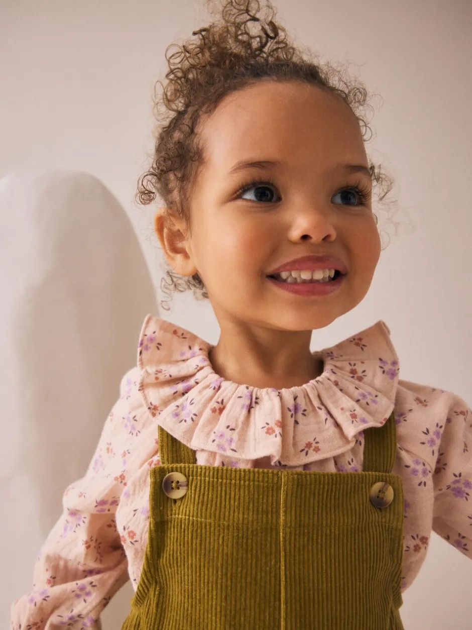 Jumpsuits En Playsuits*Next Groen - Set van corduroy bretelbroeken met bloemenprint, blouse en panty's (3mnd -7jr)