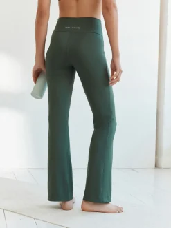 Sportkleding|Leggings En Joggingbroeken|Next - Superzachte Dry Tech yogasportleggings met uitlopende pijpen Groen