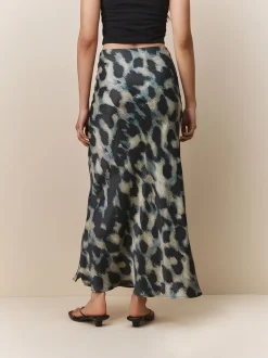 Rokken*Next - Satijnen midirok Groen met dierenprint