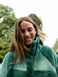 Jassen En Jacks|Hoody's En Sweatshirts|Next - Borg fleece top met print Groene boslandschapscène